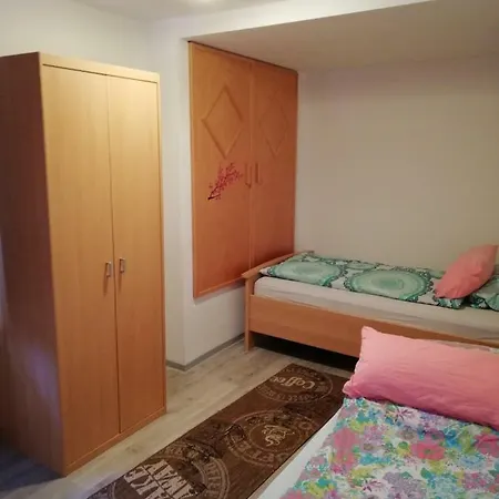 Haus Bruni בית נופש *